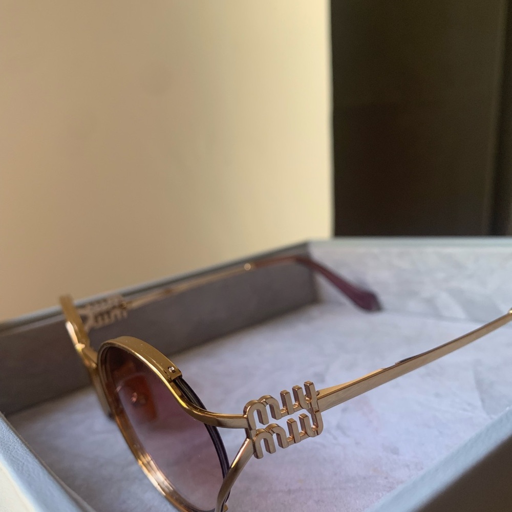 Miu Miu logo sunglasses - Picture 7 of 11